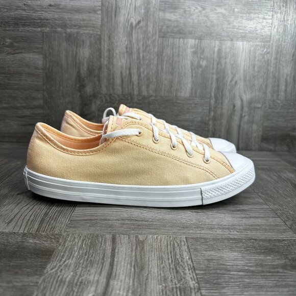 Converse All Star Women's size 10 Peach Canvas Casual Shoes - Picture 1 of 6